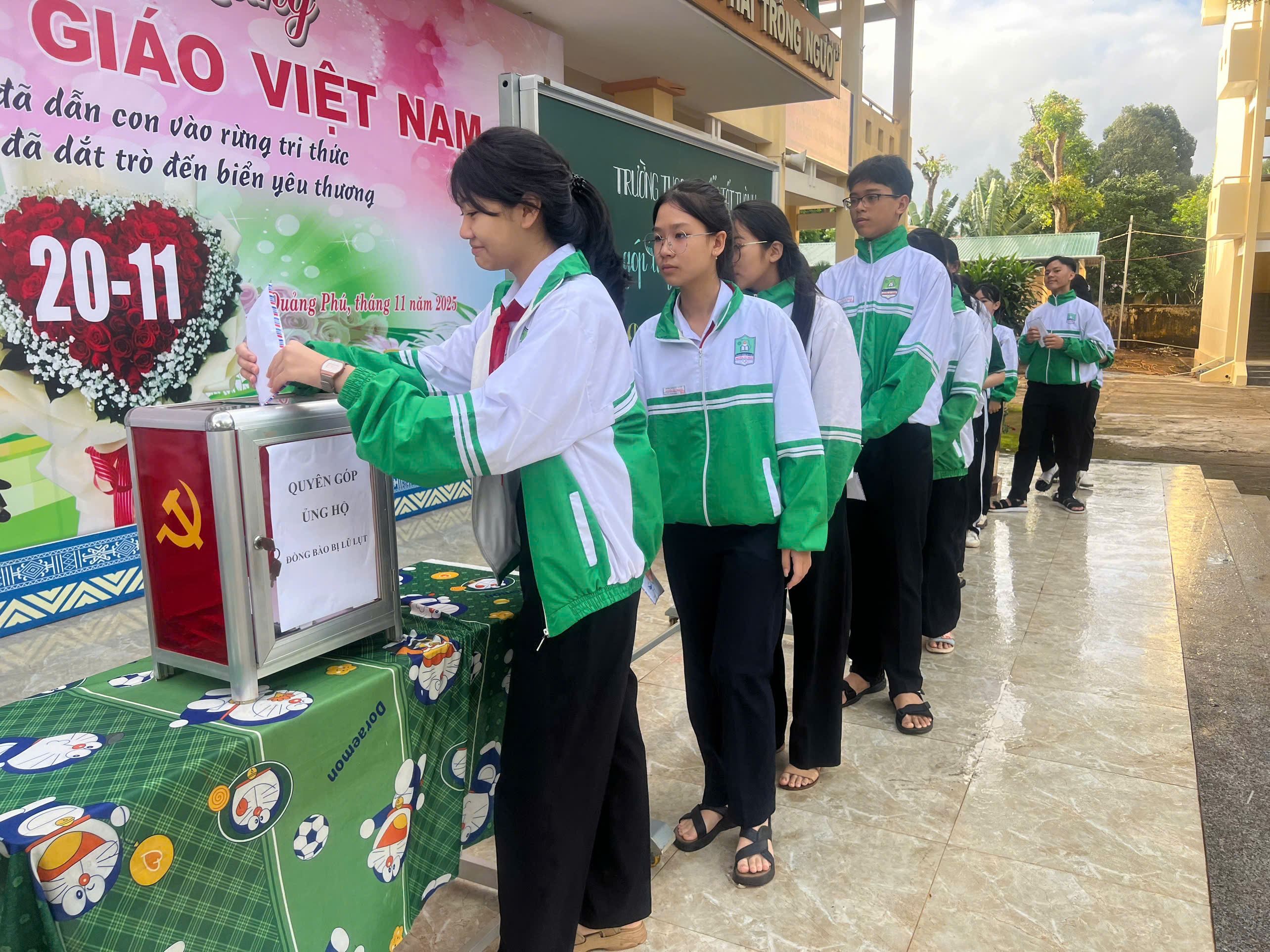 hoc sinh quyen gop
